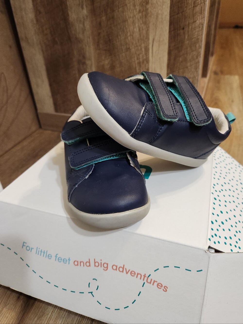 Ten Little Sneakers With Box & Stickers